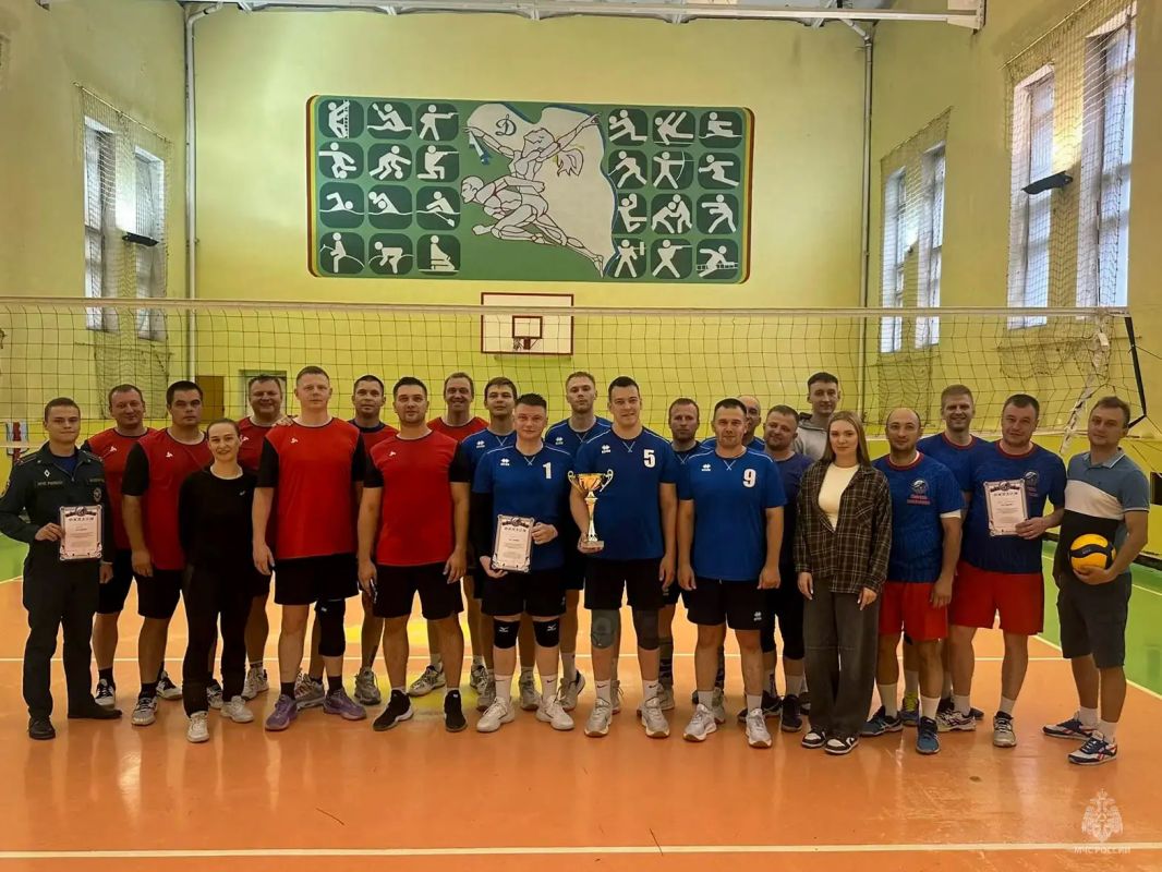 Артемовские огнеборцы — чемпионы областного волейбольного турнира! Артемовские огнеборцы — чемпионы областного волейбольного турнира!