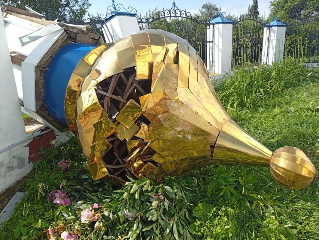 В Челябинской области тоже было ураган - в селе Большой Куяш снесло купол с храма Рождества Христова В Челябинской области тоже было ураган - в селе Большой Куяш снесло купол с храма Рождества Христова