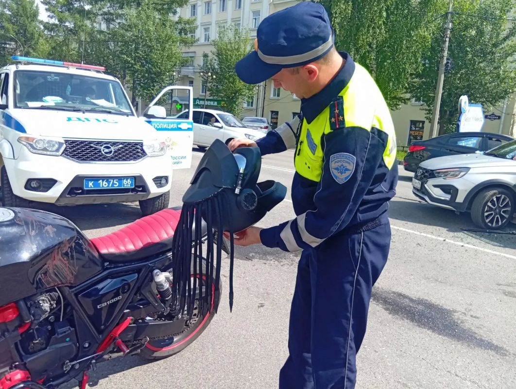 В Серове автоинспекторы устанавливают обстоятельства ДТП с участием нетрезвого мотоциклиста без прав В Серове автоинспекторы устанавливают обстоятельства ДТП с участием нетрезвого мотоциклиста без прав