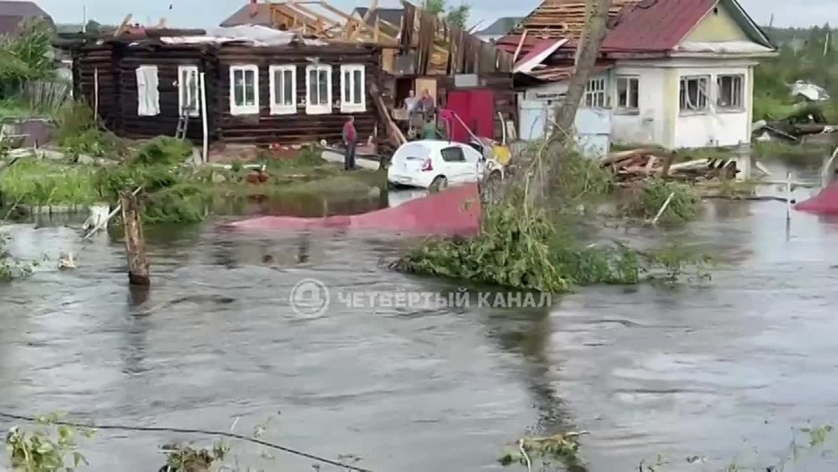 После смерча город Кушву Свердловской области стало топить паводком