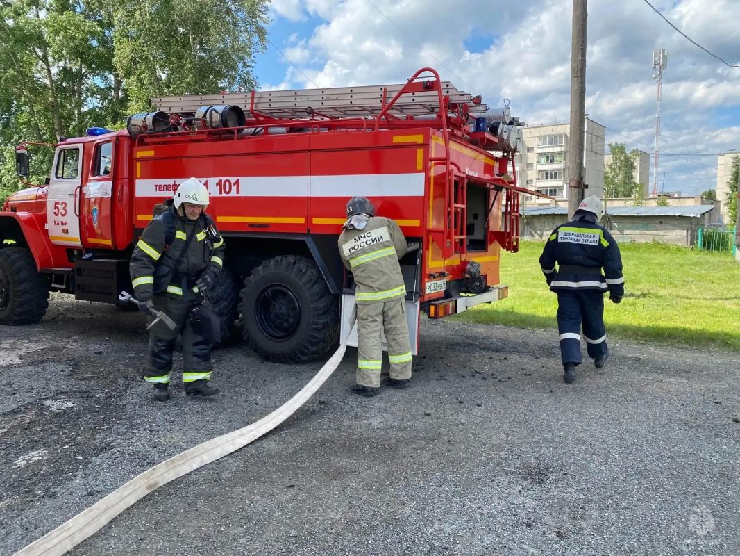 «Пожарная» тревога и спасение с высоты: огнеборцы провели учения в детском лагере «Пожарная» тревога и спасение с высоты: огнеборцы провели учения в детском лагере