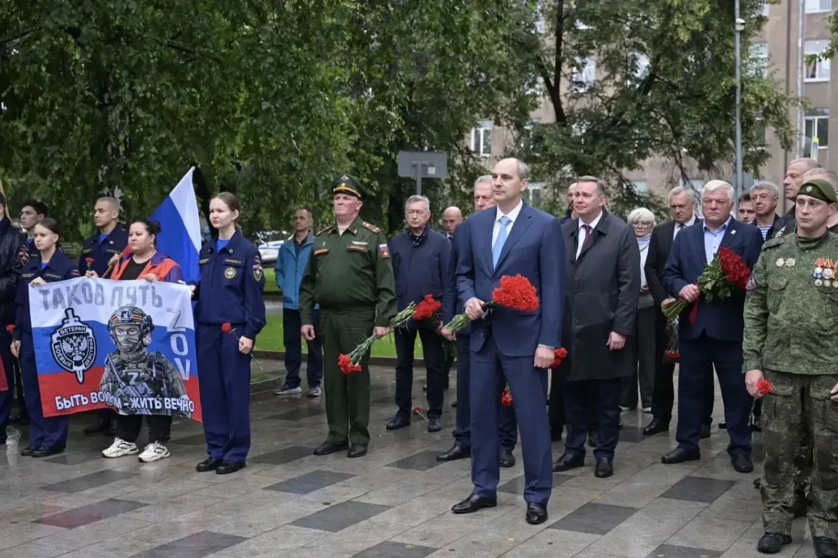 Денис Паслер: Сегодня впервые в Свердловской области мы официально отмечаем День ветеранов боевых действий – в честь воинов-участников локальных войн и вооруженных конфликтов Денис Паслер: Сегодня впервые в Свердловской области мы официально отмечаем День ветеранов боевых действий – в честь воинов-участников локальных войн и вооруженных конфликтов
