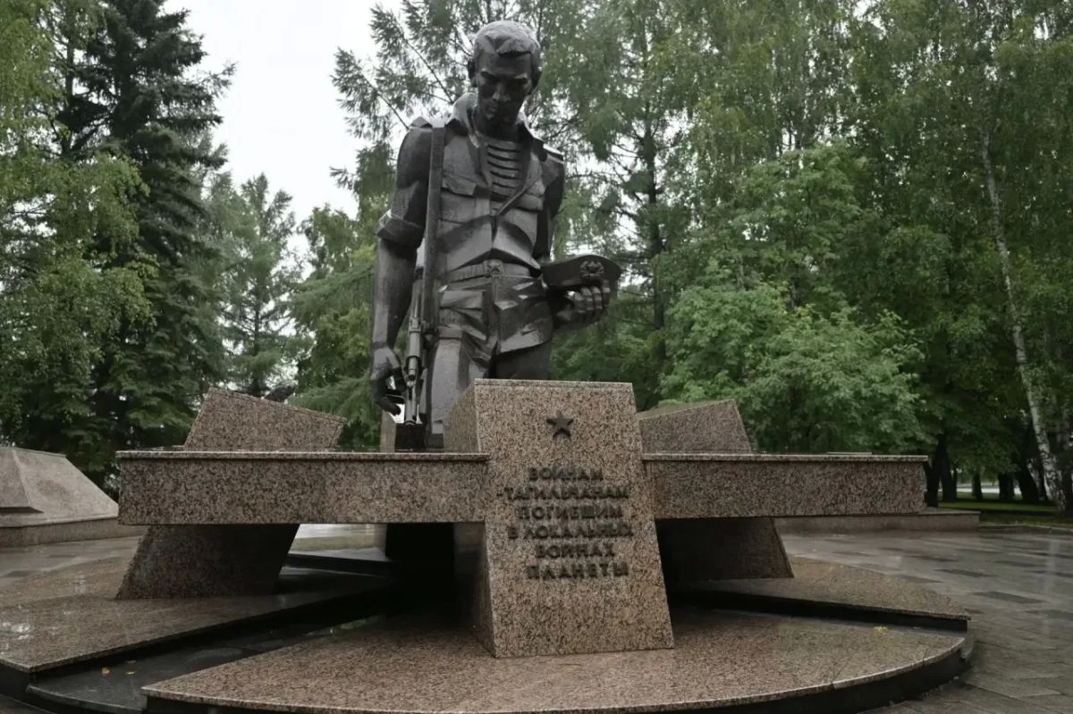 Денис Паслер: Сегодня впервые в Свердловской области мы официально отмечаем День ветеранов боевых действий – в честь воинов-участников локальных войн и вооруженных конфликтов