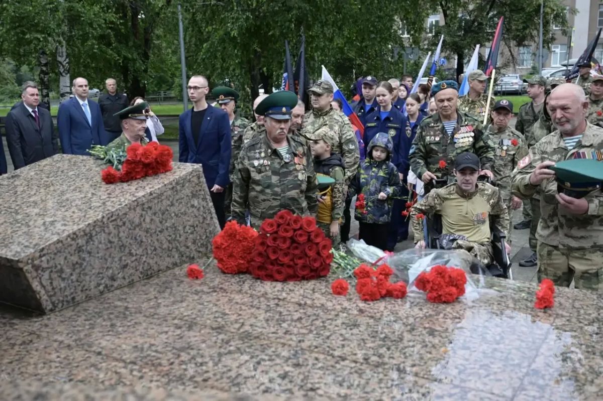 Денис Паслер: Сегодня впервые в Свердловской области мы официально отмечаем День ветеранов боевых действий – в честь воинов-участников локальных войн и вооруженных конфликтов Денис Паслер: Сегодня впервые в Свердловской области мы официально отмечаем День ветеранов боевых действий – в честь воинов-участников локальных войн и вооруженных конфликтов