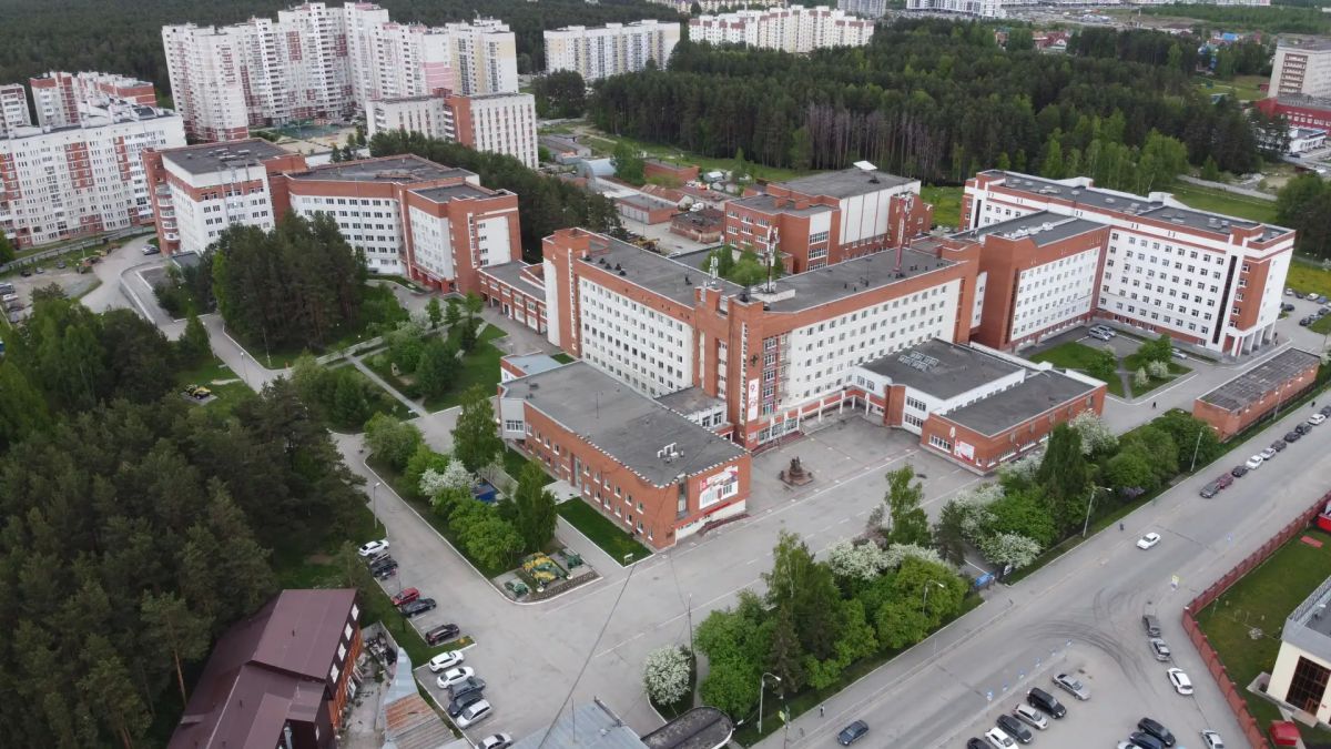 Свердловскому госпиталю для ветеранов войн присвоено имя легендарного врача Семена Спектора Свердловскому госпиталю для ветеранов войн присвоено имя легендарного врача Семена Спектора