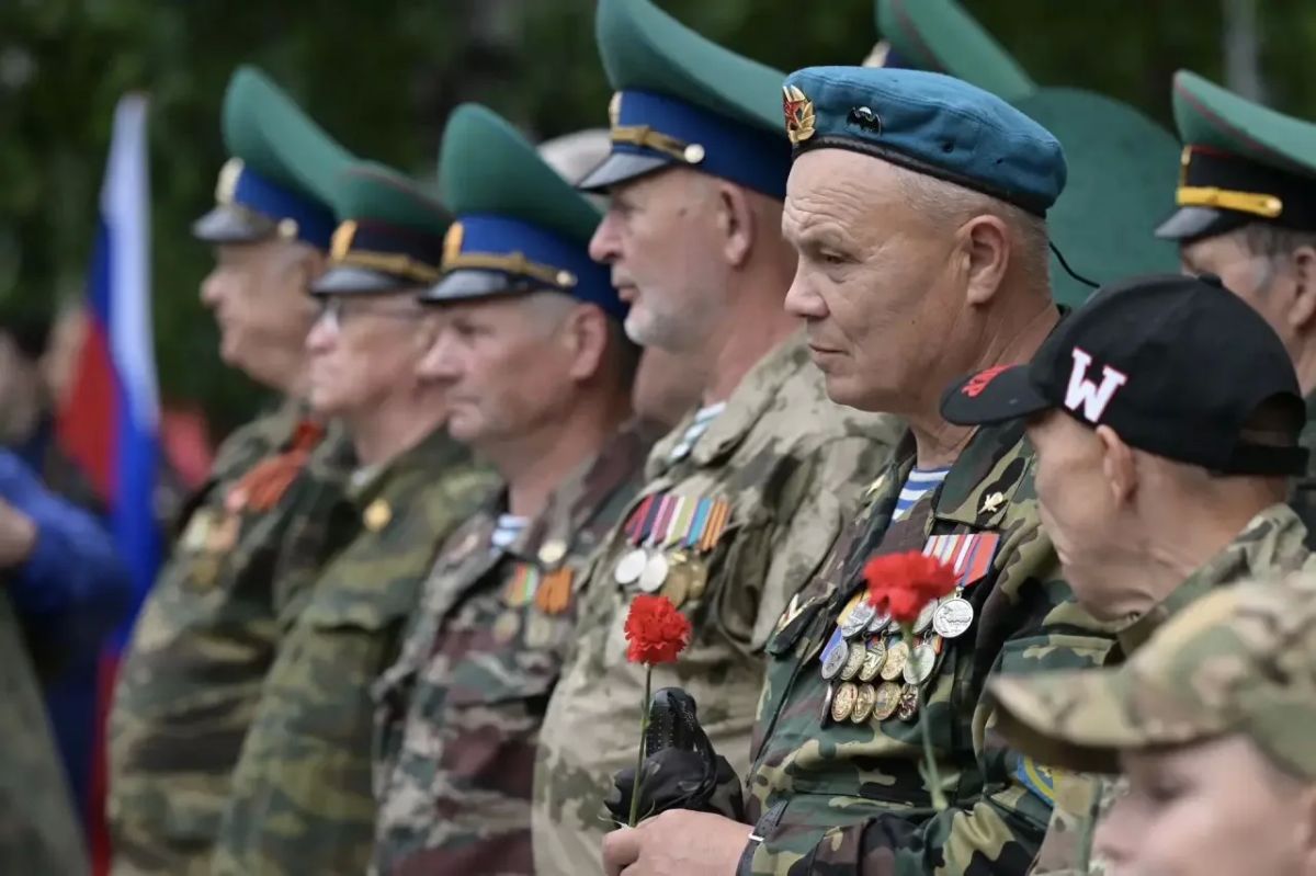 Денис Паслер: Сегодня впервые в Свердловской области мы официально отмечаем День ветеранов боевых действий – в честь воинов-участников локальных войн и вооруженных конфликтов Денис Паслер: Сегодня впервые в Свердловской области мы официально отмечаем День ветеранов боевых действий – в честь воинов-участников локальных войн и вооруженных конфликтов