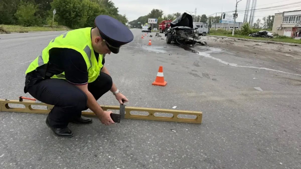 4 человека погибли в аварии в Каменске-Уралськом 4 человека погибли в аварии в Каменске-Уралськом