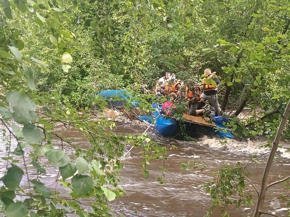 Два катамарана столкнулись на реке Реж Два катамарана столкнулись на реке Реж