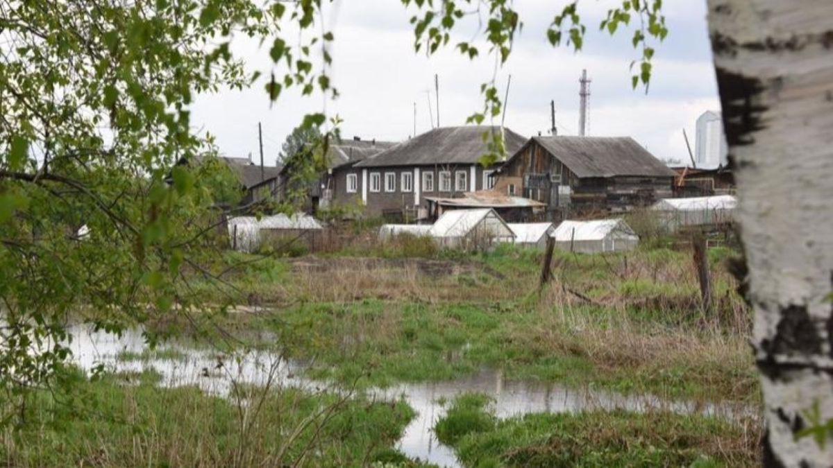 За сутки на Среднем Урале освободились от воды 167 жилых домов и 910 приусадебных участков