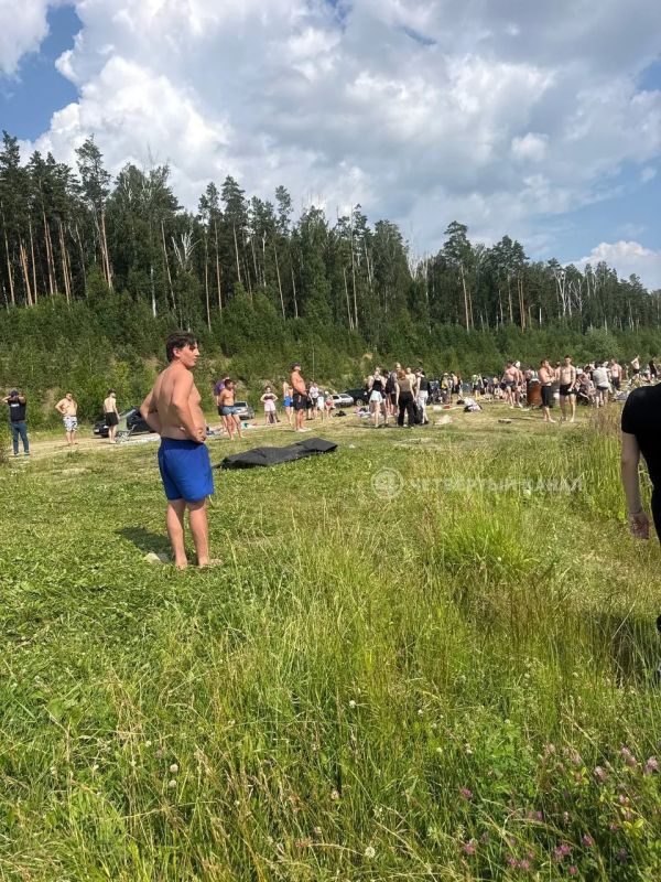 «Друзья не подавали виду, что он с ними»: очевидец рассказал, как утонул мужчина в Екатеринбурге «Друзья не подавали виду, что он с ними»: очевидец рассказал, как утонул мужчина в Екатеринбурге