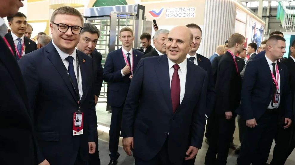 Председатель правительства РФ Михаил Мишустин осматривает стенды регионов на выставке ««ИННОПРОМ-2026» в Екатеринбурге Председатель правительства РФ Михаил Мишустин осматривает стенды регионов на выставке ««ИННОПРОМ-2026» в Екатеринбурге
