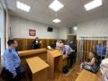 В Екатеринбурге вынесен приговор местным жителям, выселившим пенсионеров на лестничную площадку, за мошенничество и вымогательство