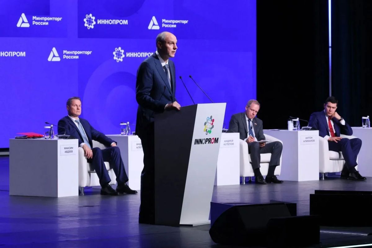 Артём Жога: Два региона Уральского федерального округа вошли в ТОП-10 рейтинга эффективности реализации промышленной политики в субъектах РФ за 2025 год Артём Жога: Два региона Уральского федерального округа вошли в ТОП-10 рейтинга эффективности реализации промышленной политики в субъектах РФ за 2025 год