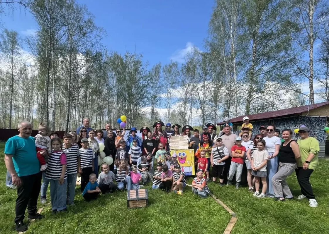 Сотрудники КП-45 и СИЗО-4 устроили праздник для детей Сотрудники КП-45 и СИЗО-4 устроили праздник для детей