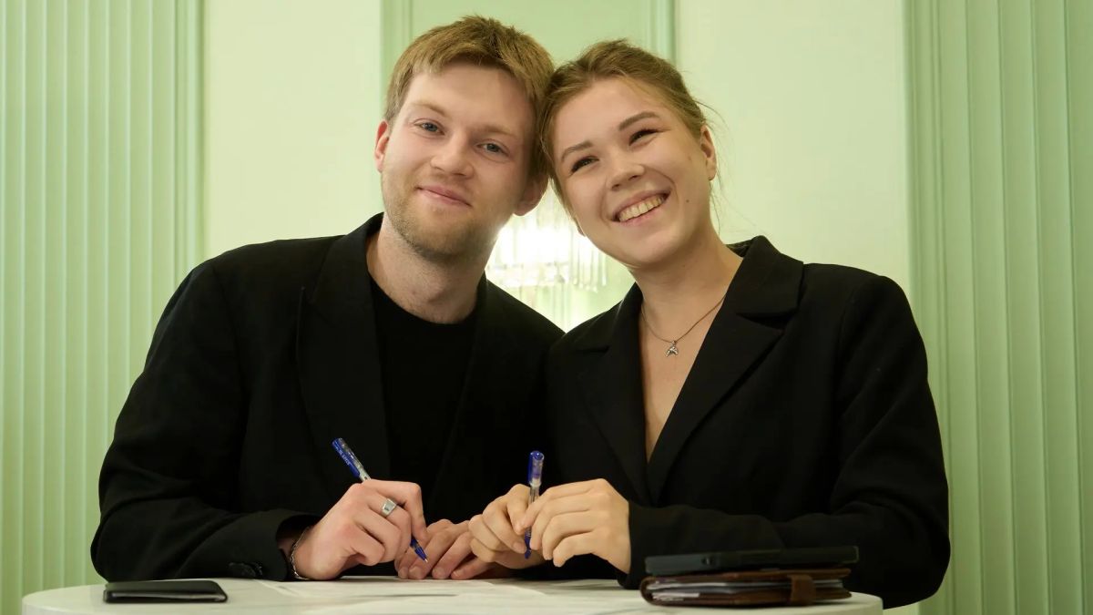Диплом и свидетельство о браке — в один день Диплом и свидетельство о браке — в один день