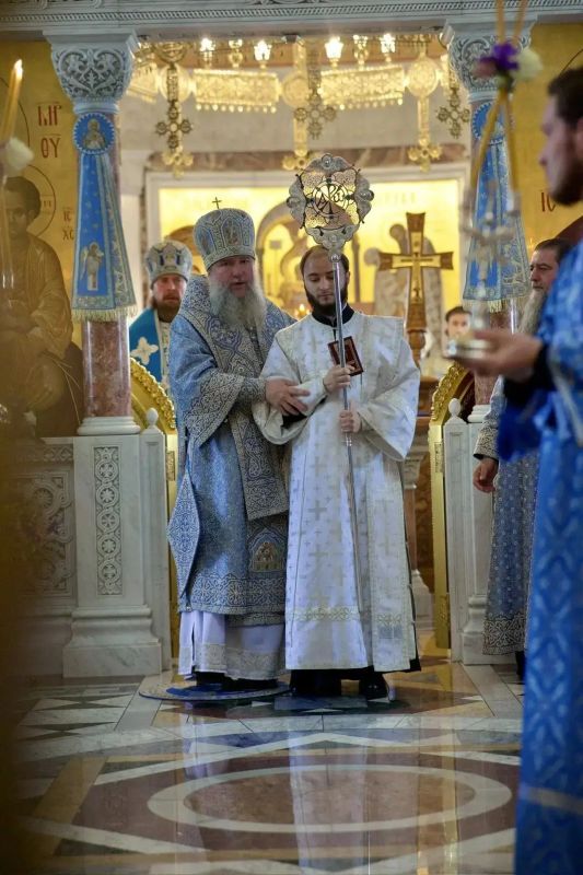 В Ново-Тихвинском монастыре Екатеринбурга отмечают день Тихвинской иконы Божией Матери В Ново-Тихвинском монастыре Екатеринбурга отмечают день Тихвинской иконы Божией Матери