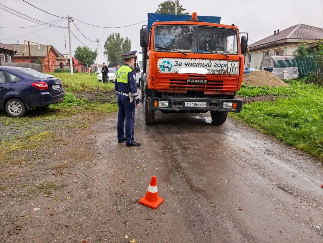 Госавтоинспекция устанавливает обстоятельства ДТП в Нижнем Тагиле, где погибла 4-летняя велосипедистка Госавтоинспекция устанавливает обстоятельства ДТП в Нижнем Тагиле, где погибла 4-летняя велосипедистка