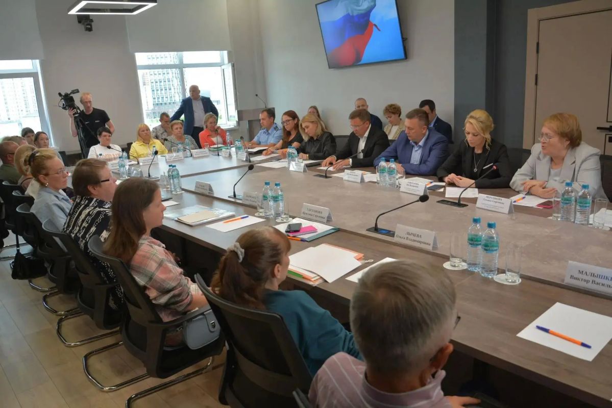 Яна Лантратова: Провела приём участников СВО и членов их семей в Екатеринбурге Яна Лантратова: Провела приём участников СВО и членов их семей в Екатеринбурге