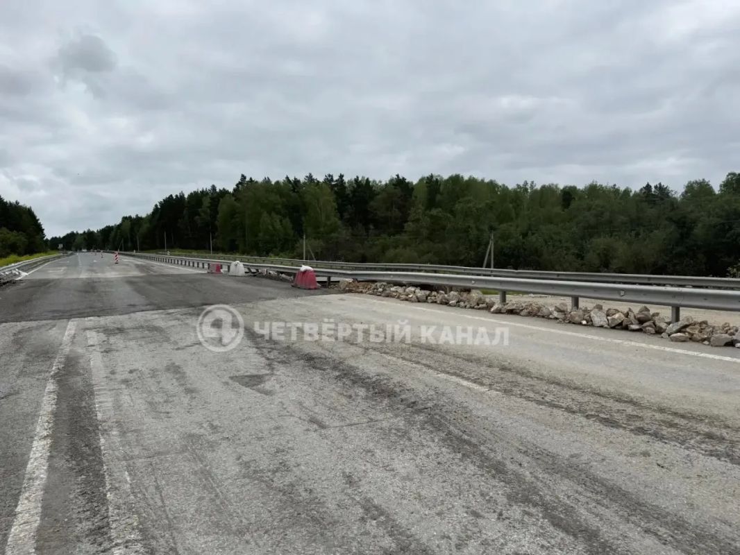Показываем ход восстановления трассы «Екатеринбург — Тюмень», размытой паводком Показываем ход восстановления трассы «Екатеринбург — Тюмень», размытой паводком