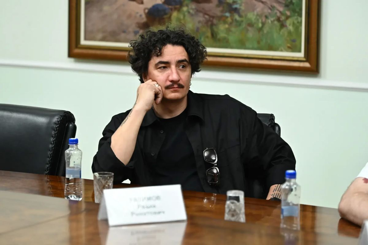 Губернатор Алексей Текслер встретился с продюсерской группой сериала «Челябинский раджа» Губернатор Алексей Текслер встретился с продюсерской группой сериала «Челябинский раджа»