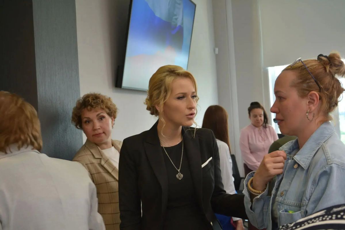 Яна Лантратова: Провела приём участников СВО и членов их семей в Екатеринбурге Яна Лантратова: Провела приём участников СВО и членов их семей в Екатеринбурге