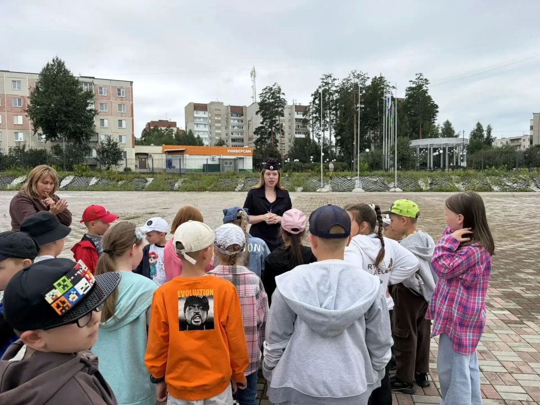 Госавтоинспекция Свердловской области продолжает работу в детских лагерях Госавтоинспекция Свердловской области продолжает работу в детских лагерях