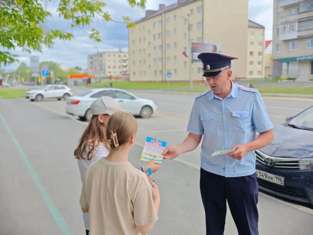 Культуру безопасного движения прививают автоинспекторы водителям и детям Культуру безопасного движения прививают автоинспекторы водителям и детям