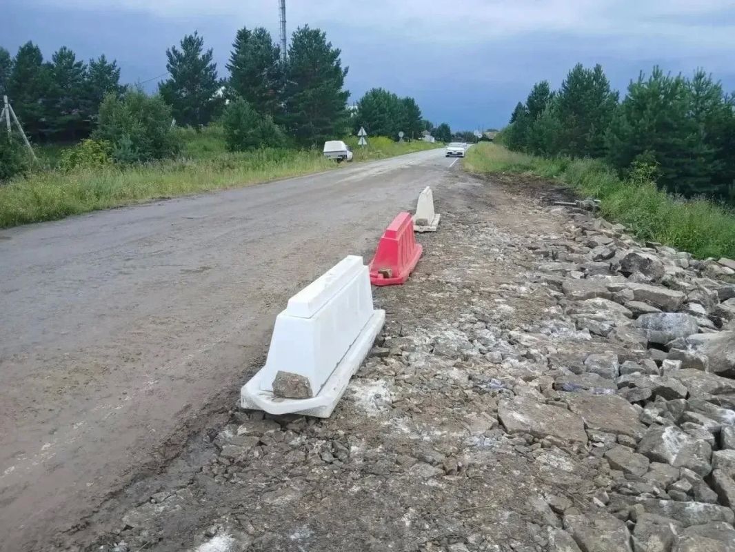 На четырех свердловских дорогах после спада воды восстановлено движение На четырех свердловских дорогах после спада воды восстановлено движение