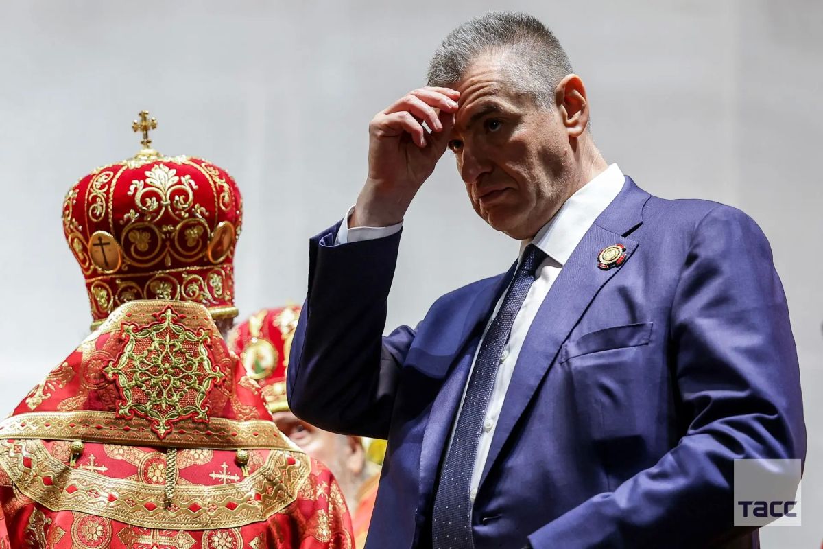 Леонид Слуцкий принял участие в крестном ходе в Екатеринбурге в память о царской семье, сообщили ТАСС в пресс-службе ЛДПР