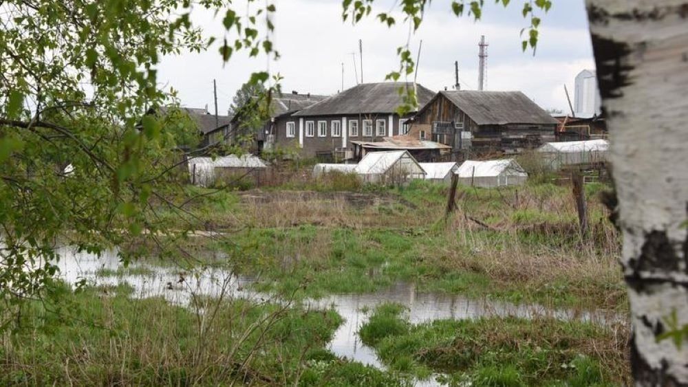 В Свердловской области спадает уровень воды на ряде рек