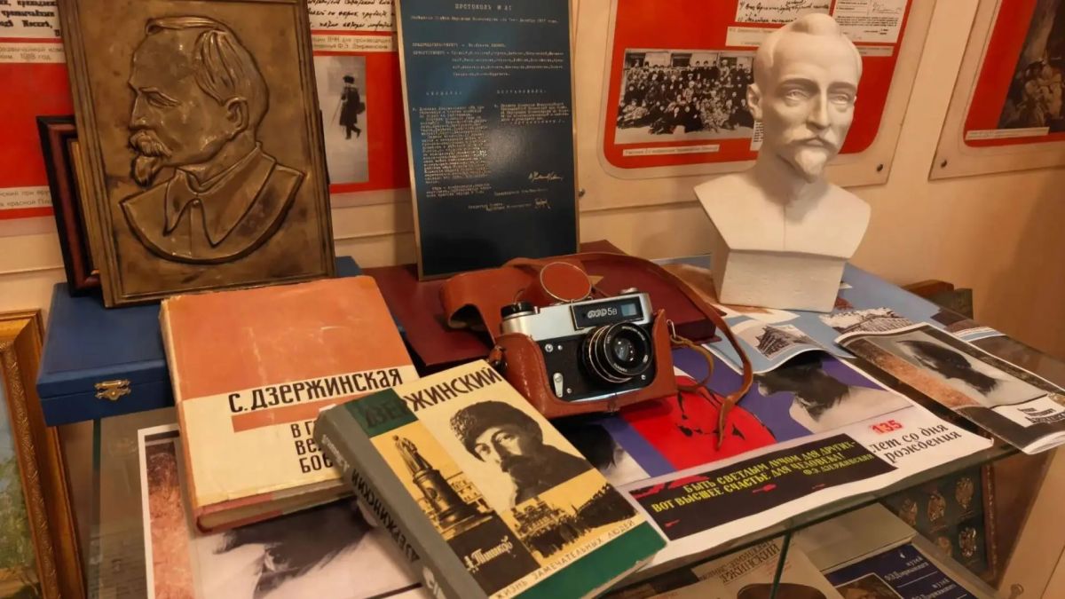 Создатель ВЧК, строитель экономики и борец с беспризорностью Создатель ВЧК, строитель экономики и борец с беспризорностью