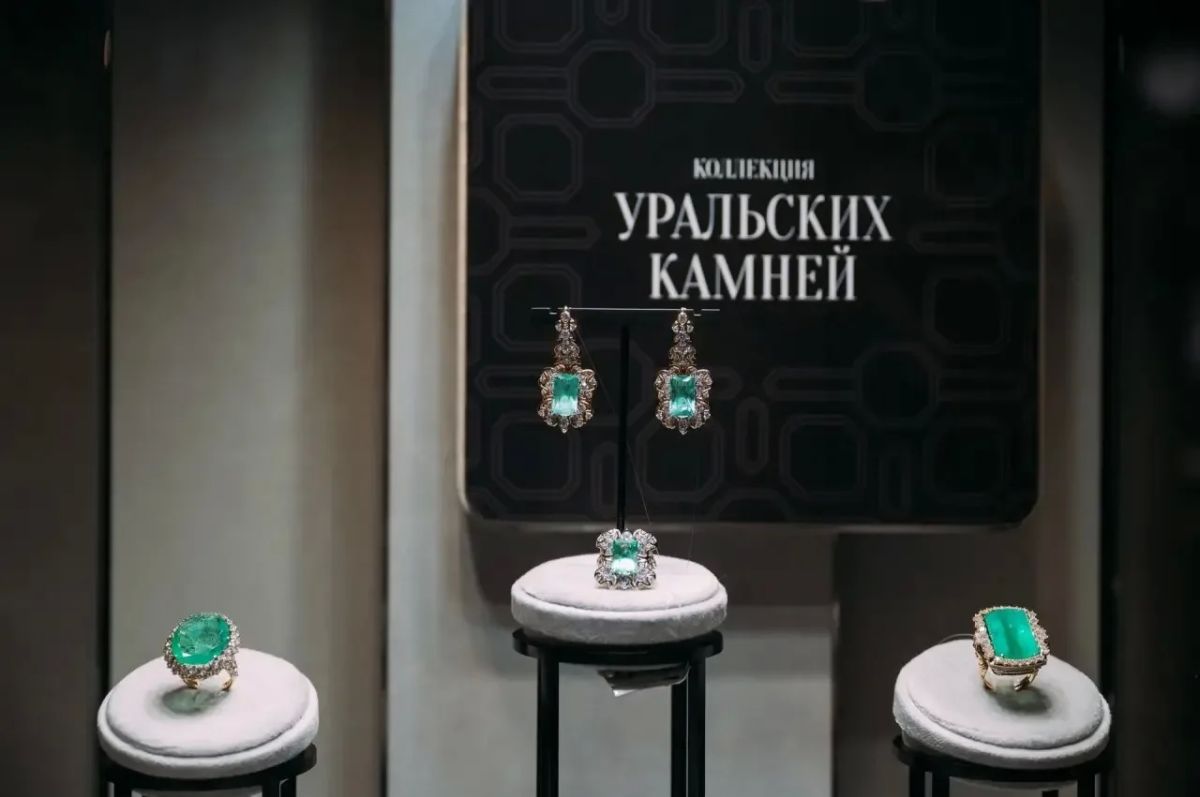 Екатеринбург стал точкой притяжения для ювелиров из разных стран Екатеринбург стал точкой притяжения для ювелиров из разных стран