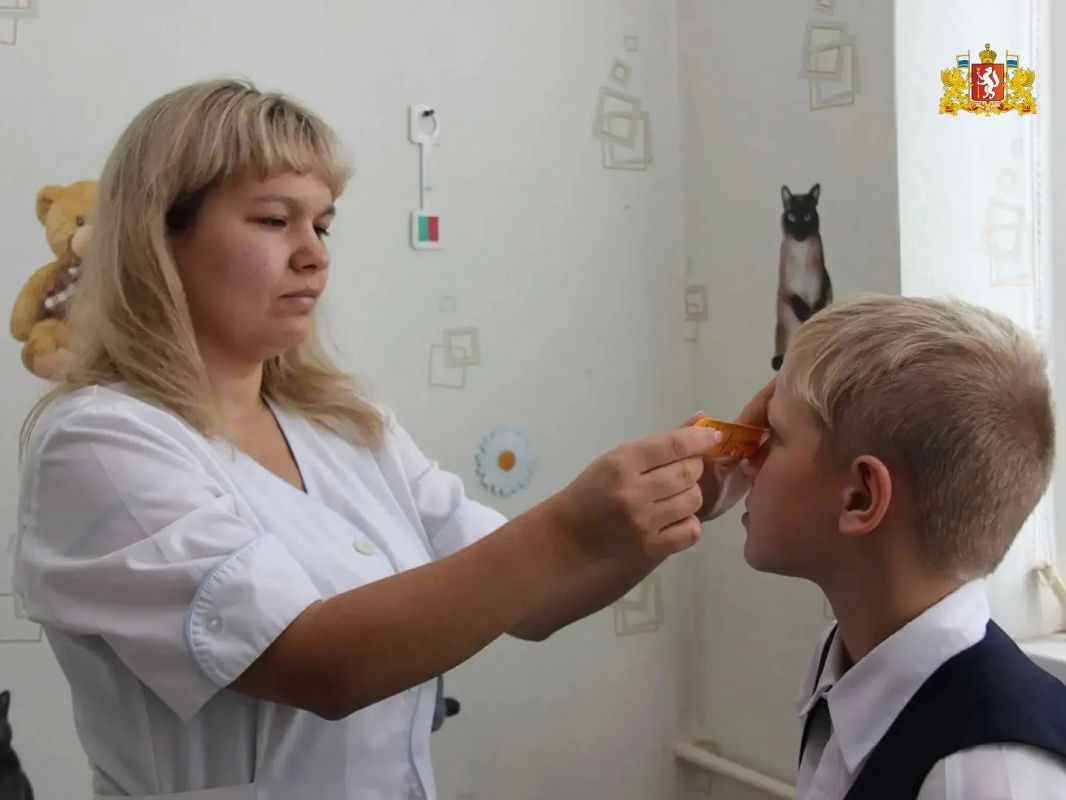 Специалисты выездной поликлиники Областной детской больницы с начала 2026 года осмотрели более 16 тысяч юных свердловчан