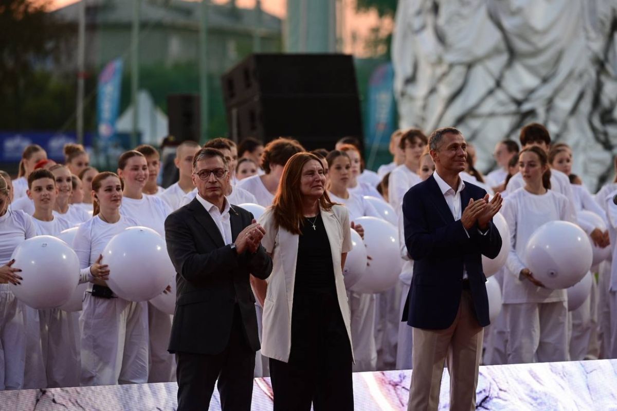 Церемония открытия чемпионата России по легкой атлетике в кадрах нашего фотокорреспондента Павла Ворожцова Церемония открытия чемпионата России по легкой атлетике в кадрах нашего фотокорреспондента Павла Ворожцова