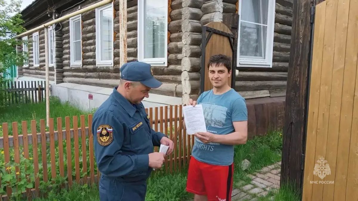 Не ждать беды, а предотвращать её: как проходят профилактические рейды МЧС России в частном секторе Не ждать беды, а предотвращать её: как проходят профилактические рейды МЧС России в частном секторе