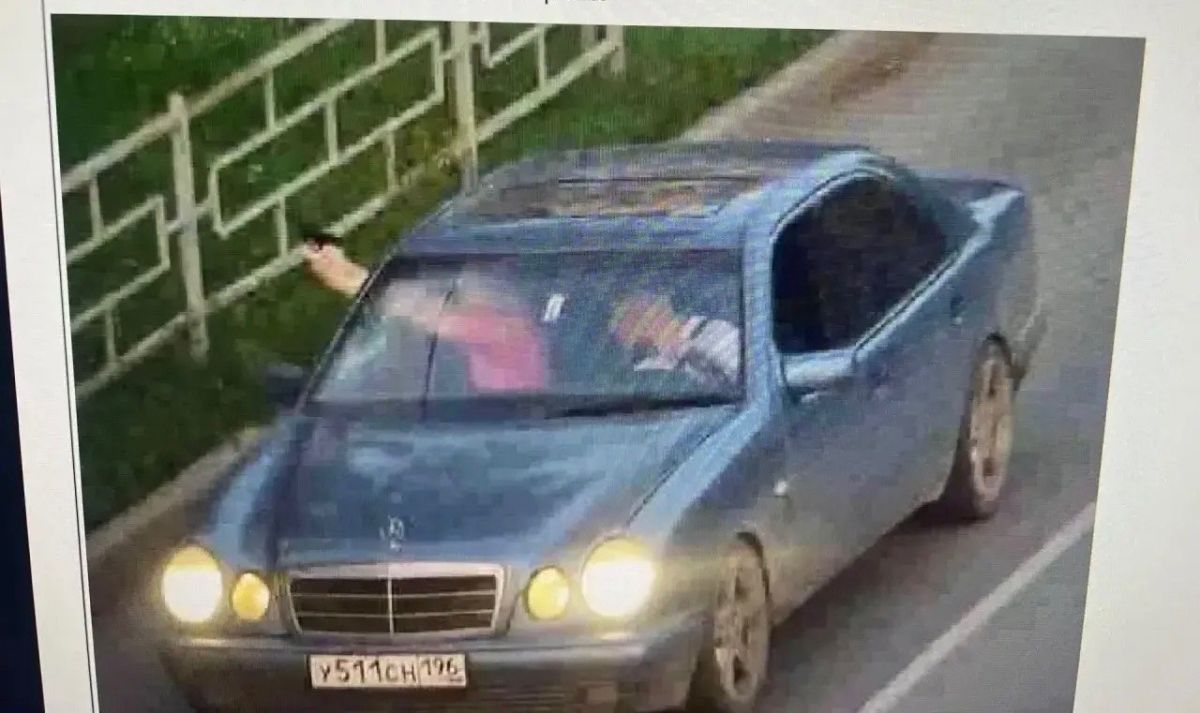 Двое тагильчан на «Мерседесе» устроили стрельбу из пистолета Двое тагильчан на «Мерседесе» устроили стрельбу из пистолета