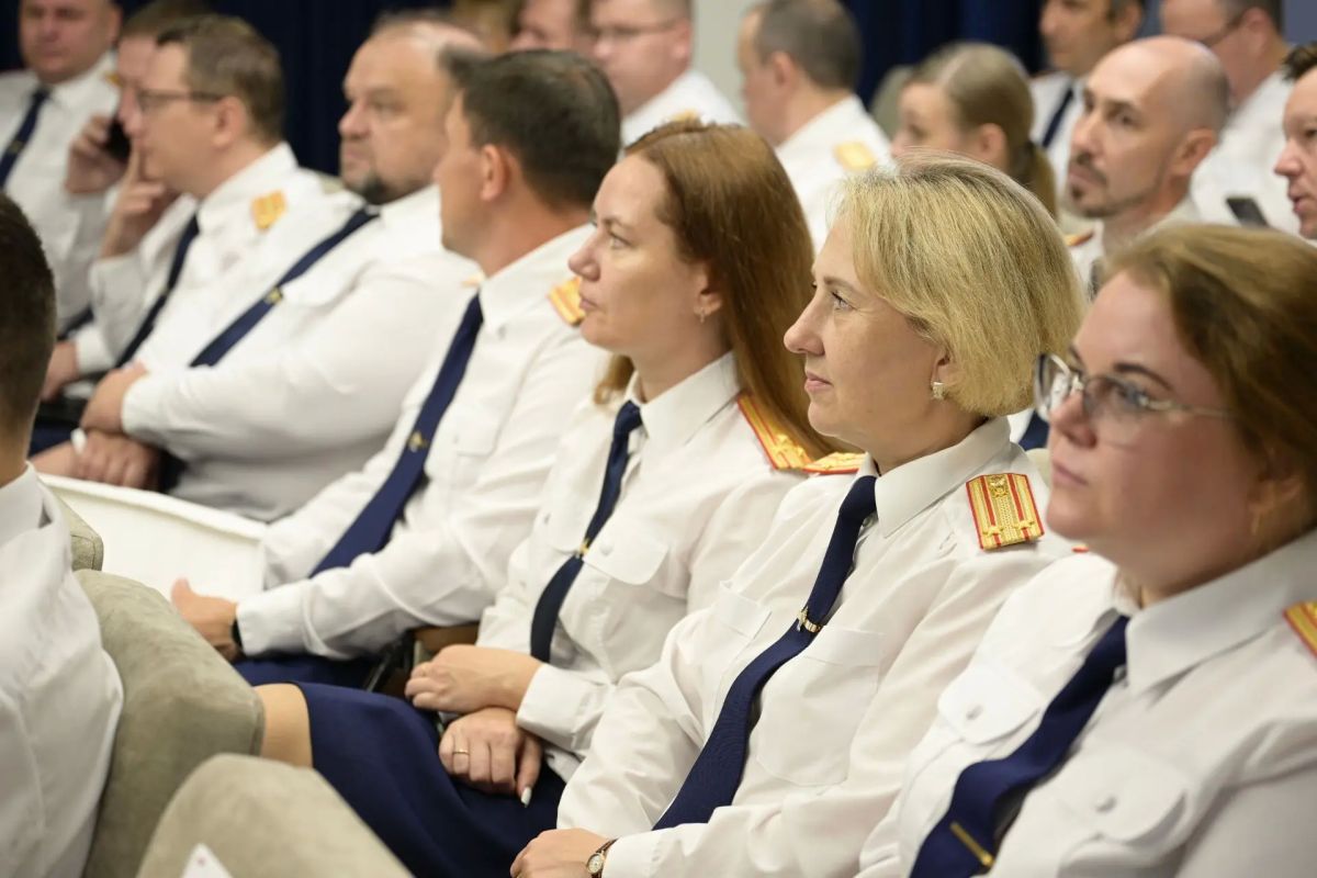 Денис Паслер принял участие в торжественном мероприятии, посвященном Дню сотрудника органов следствия Российской Федерации Денис Паслер принял участие в торжественном мероприятии, посвященном Дню сотрудника органов следствия Российской Федерации