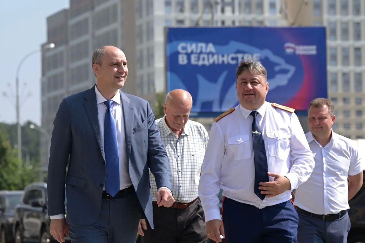 Денис Паслер принял участие в торжественном мероприятии, посвященном Дню сотрудника органов следствия Российской Федерации Денис Паслер принял участие в торжественном мероприятии, посвященном Дню сотрудника органов следствия Российской Федерации