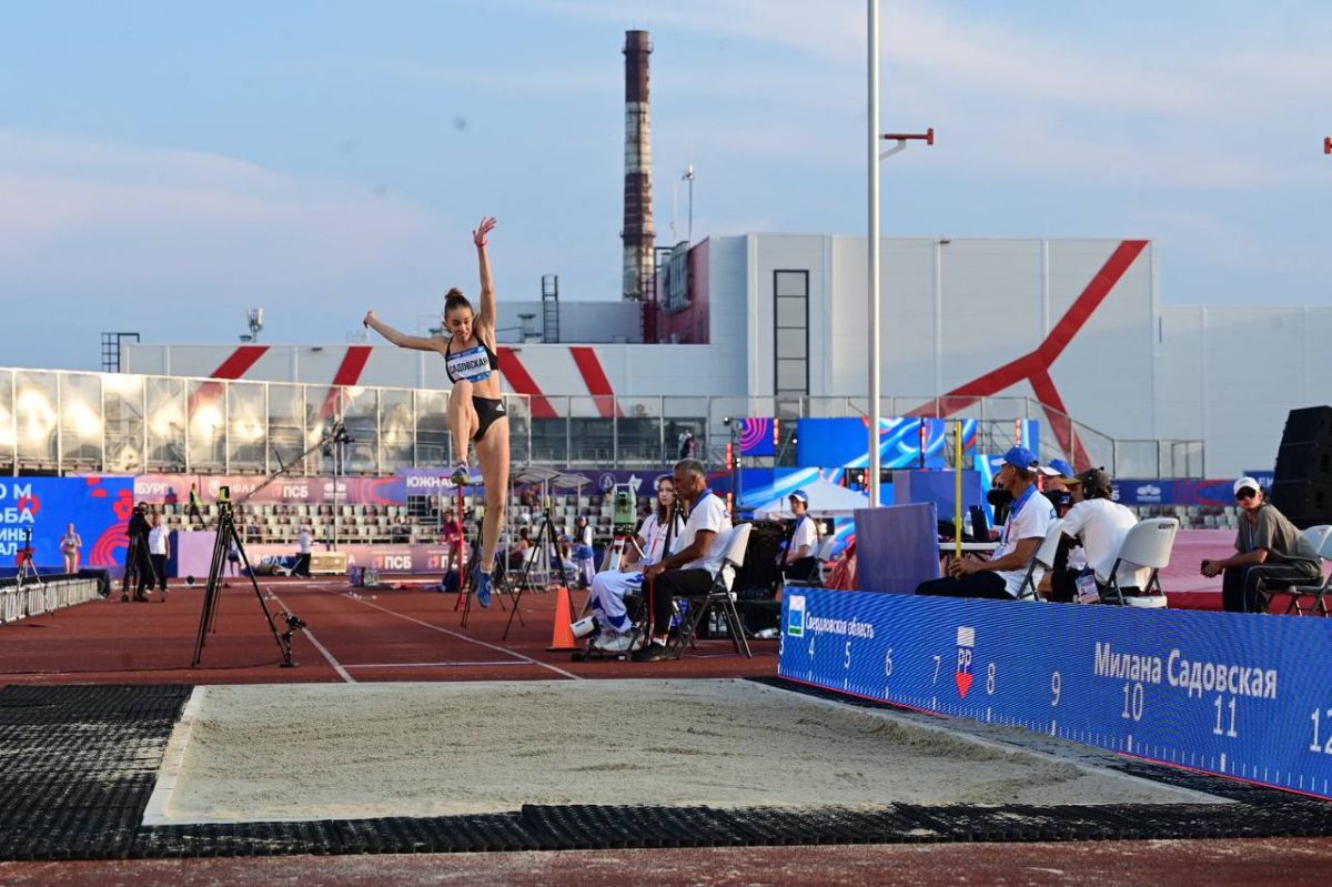 Свердловчанка Милана Садовская - чемпионка России в прыжках в длину!