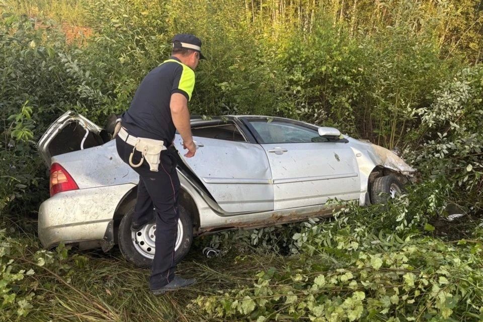 Под Кировградом два подростка пострадали в ДТП с опрокидыванием автомобиля
