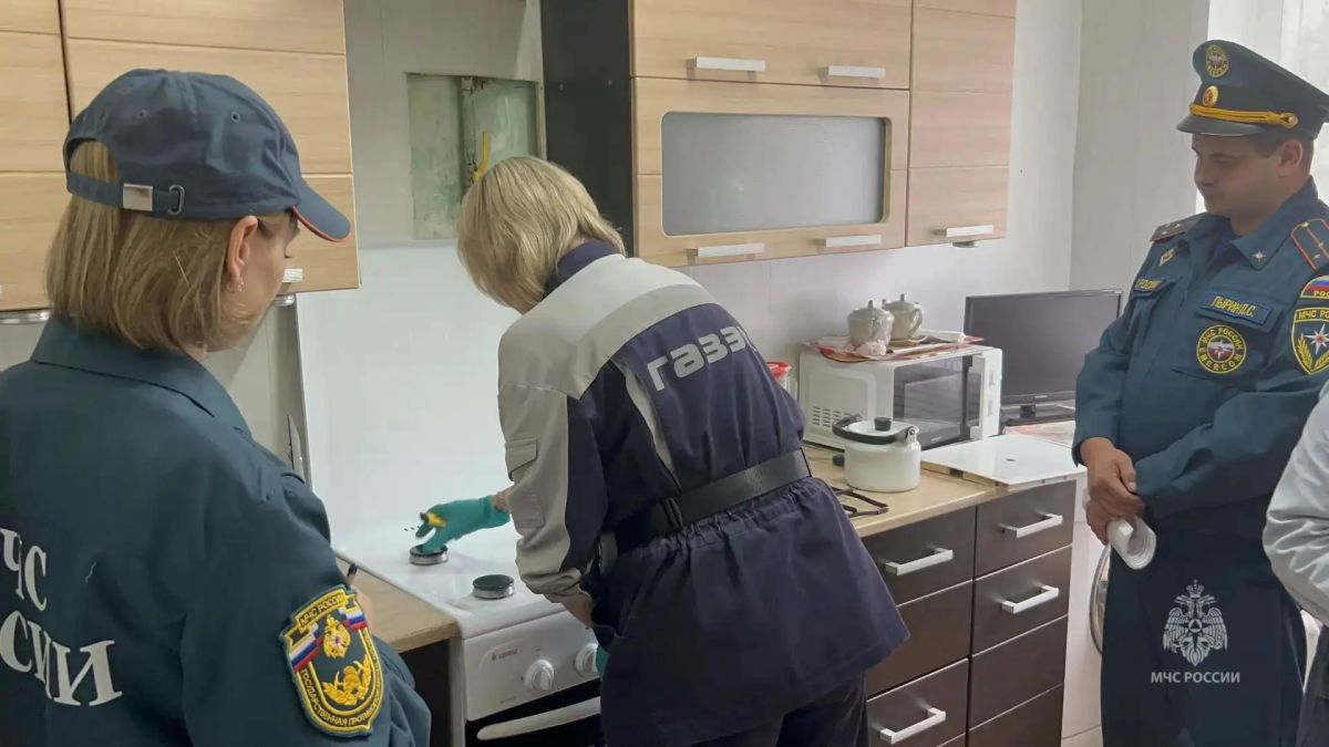 Безопасность начинается... с кухни! Огнеборцы МЧС России напомнили свердловчанам главные правила эксплуатации газового оборудования Безопасность начинается... с кухни! Огнеборцы МЧС России напомнили свердловчанам главные правила эксплуатации газового оборудования
