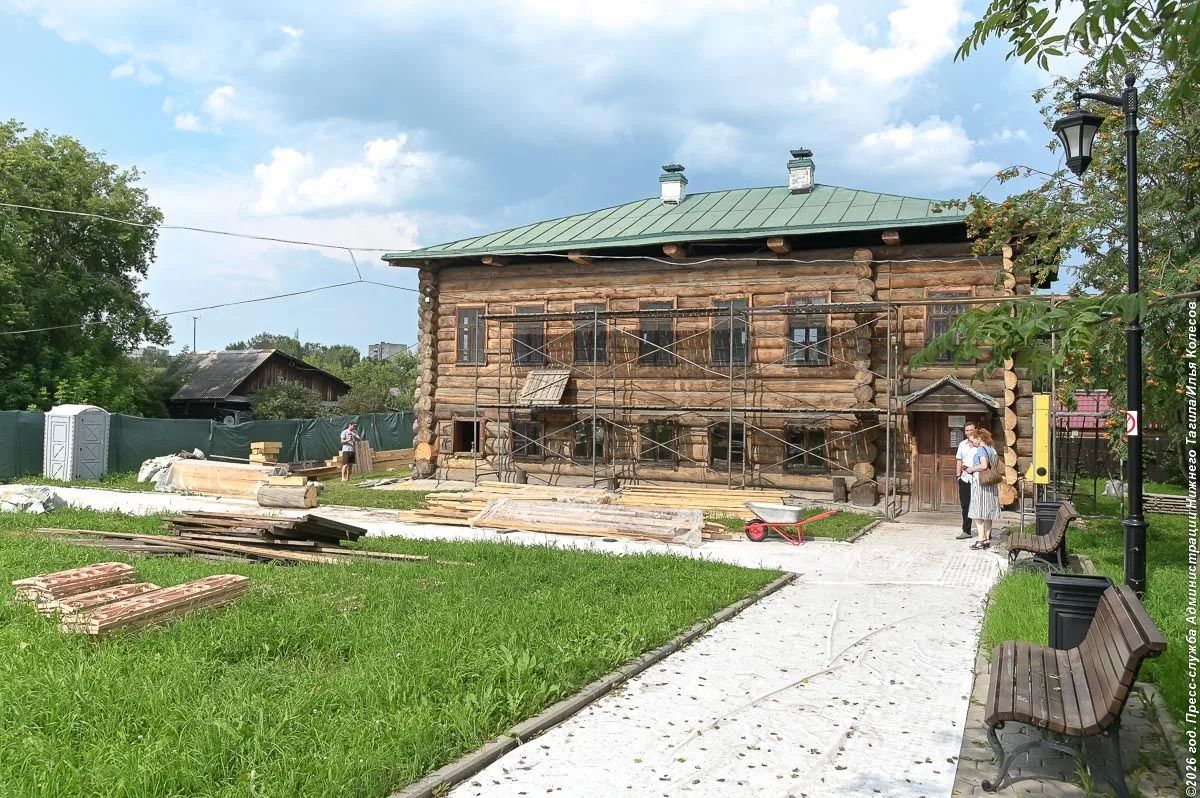 Фоторепортаж. За счет средств муниципалитета в текущем году начались работы по обновлению памятника истории федерального значения «Дома Худояровых», в котором династия художников жила в 1850-1860 годы Фоторепортаж. За счет средств муниципалитета в текущем году начались работы по обновлению памятника истории федерального значения «Дома Худояровых», в котором династия художников жила в 1850-1860 годы
