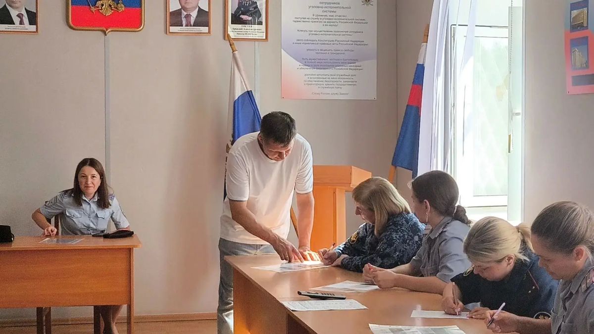 В Кировградской ВК сотрудникам напомнили о безопасности на дорогах В Кировградской ВК сотрудникам напомнили о безопасности на дорогах