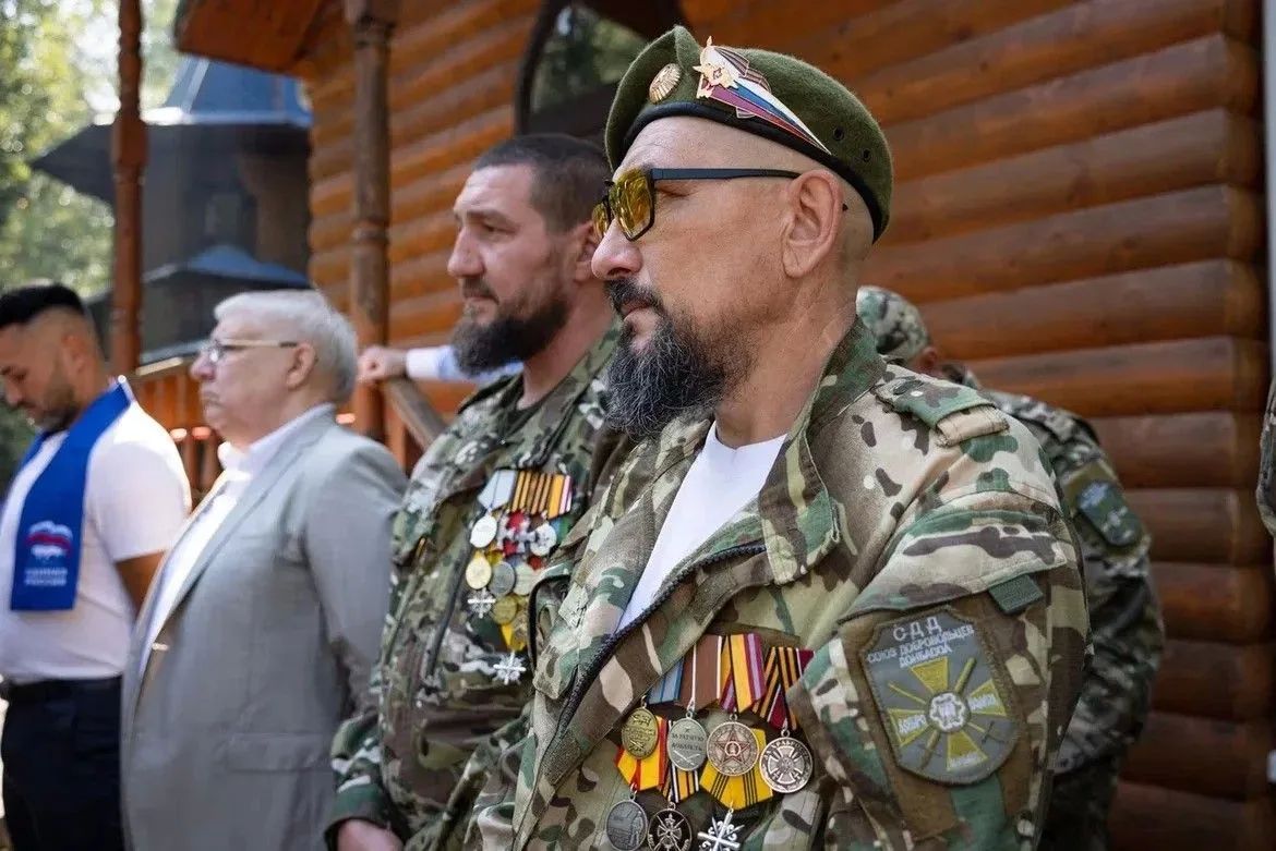 Партию гуманитарного груза отправили бойцам-уральцам в зону проведения специальной военной операции Партию гуманитарного груза отправили бойцам-уральцам в зону проведения специальной военной операции