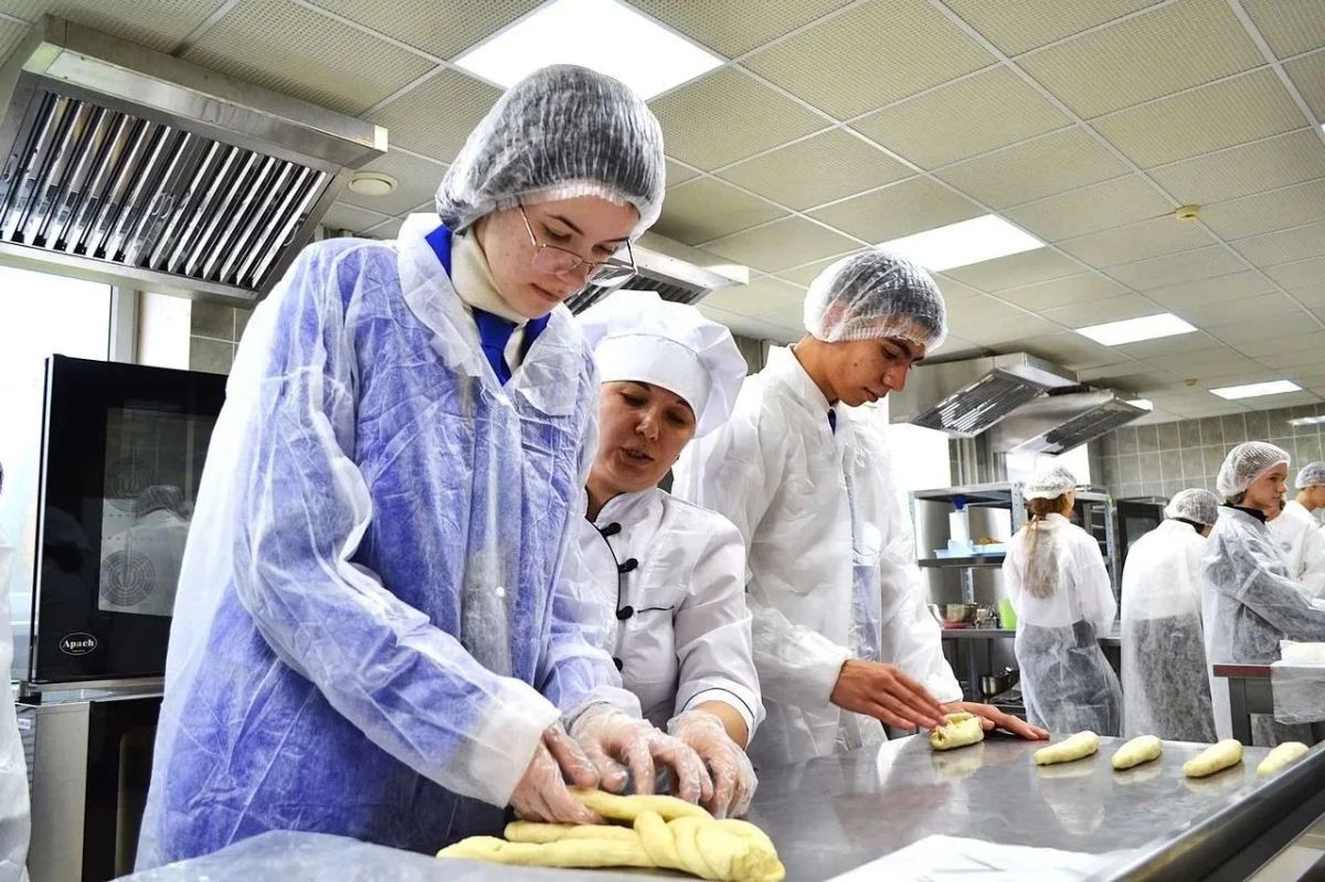 Свердловская область вошла в число регионов-лидеров по реализации Единой модели профориентации школьников Свердловская область вошла в число регионов-лидеров по реализации Единой модели профориентации школьников
