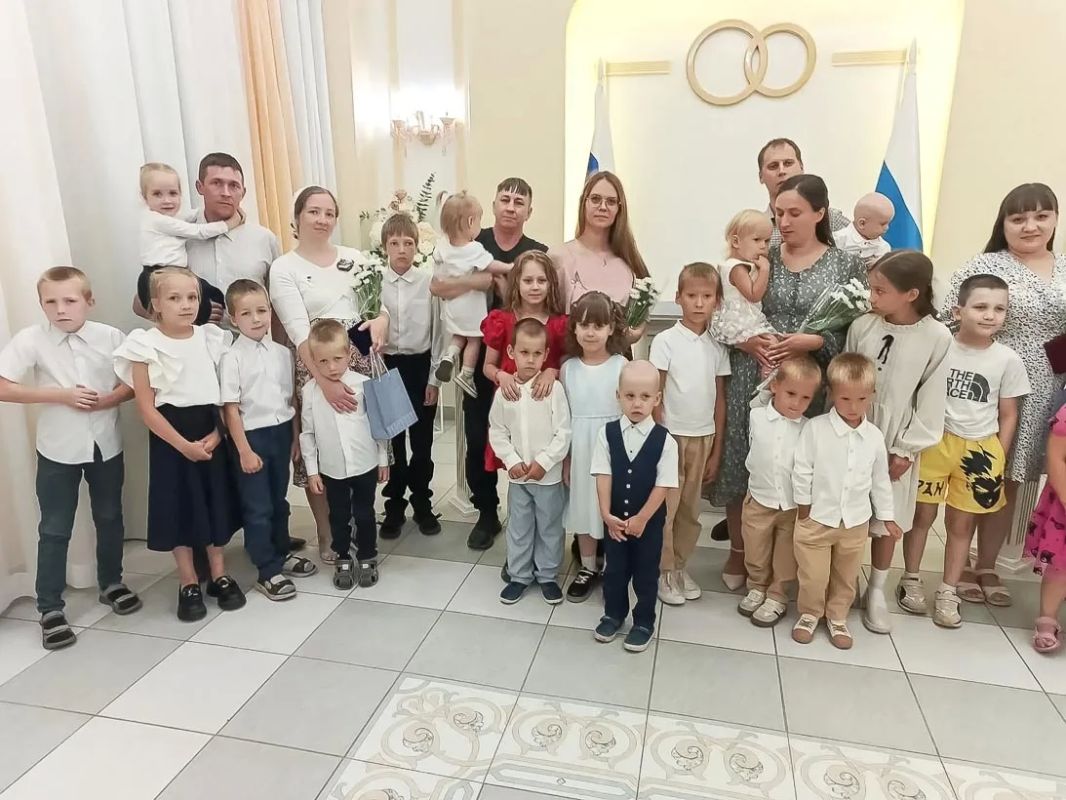 Владислав Пинаев: Как много в нашем городе многодетных семей, и их количество увеличивается Владислав Пинаев: Как много в нашем городе многодетных семей, и их количество увеличивается