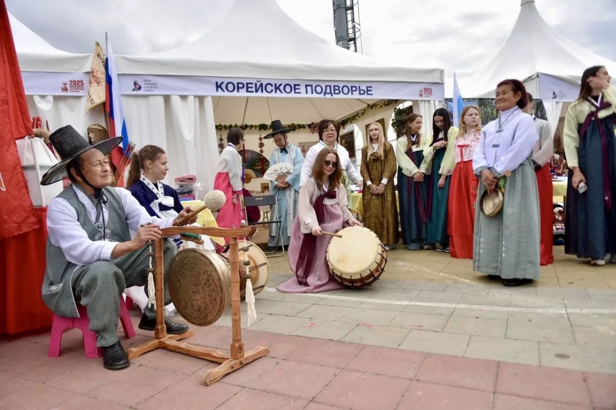 Денис Паслер: Этим летом мы еще раз убедились: на Среднем Урале много неравнодушных людей, которые, оставив личные дела, помогали пострадавшим от стихии Денис Паслер: Этим летом мы еще раз убедились: на Среднем Урале много неравнодушных людей, которые, оставив личные дела, помогали пострадавшим от стихии
