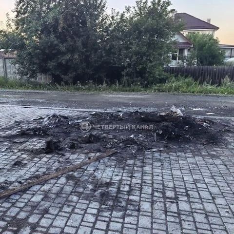 Появилось видео пожара после взрыва Mercedes в Большом Истоке Появилось видео пожара после взрыва Mercedes в Большом Истоке