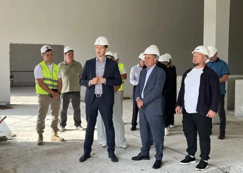 Швиндт и Рубцов оценили благоустройство набережной и очистные в Среднеуральске