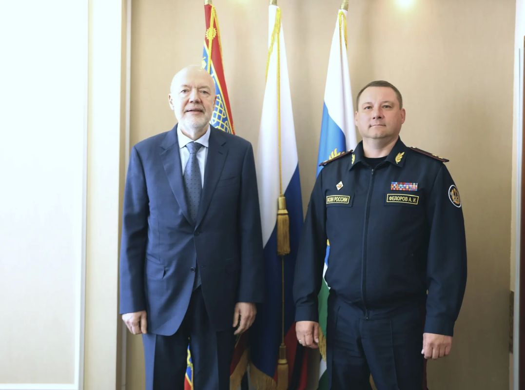 Начальник ГУФСИН Александр Федоров встретился с депутатом Госдумы Павлом Крашенинниковым Начальник ГУФСИН Александр Федоров встретился с депутатом Госдумы Павлом Крашенинниковым